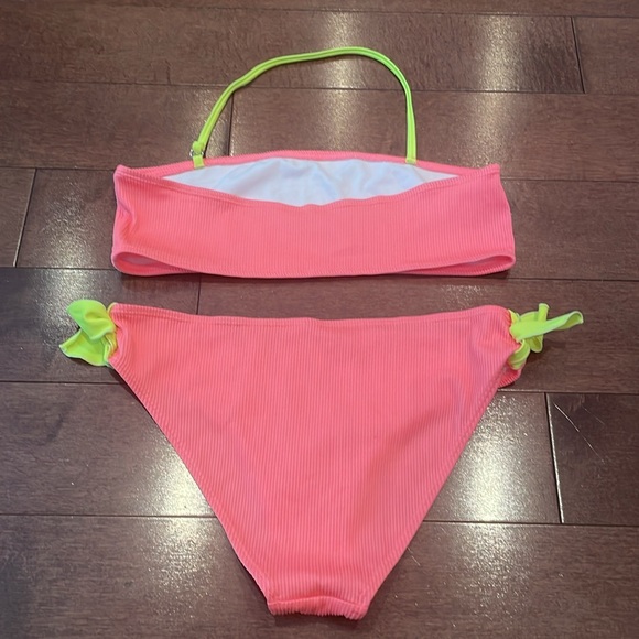 SHEIN Halter Bikini - Picture 4 of 4